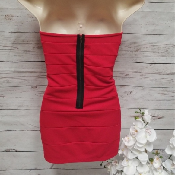 ❌SOLD❌Charlotte Russe Red Strapless Bodycon Dress - Picture 3 of 5